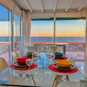 https://penthouse-of-views-los-los-cristianos-tenerife.in-canary-islands.com